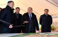 Head of State familiarized with the progress of housing construction in the microdistrict "Аэропорт"