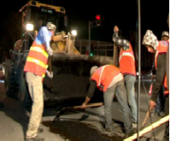 Работы по ремонту дорог в центре Шымкента ведутся в вечернее время 